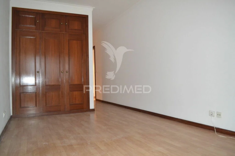 Apartamento T2 para Venda em Algueirão-Mem Martins Foto 4