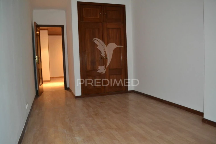 Apartamento T2 para Venda em Algueirão-Mem Martins Foto 5