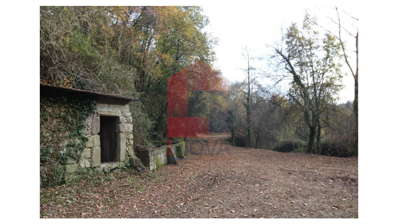 Terreno para Venda em Marrancos e Arcozelo Foto 3