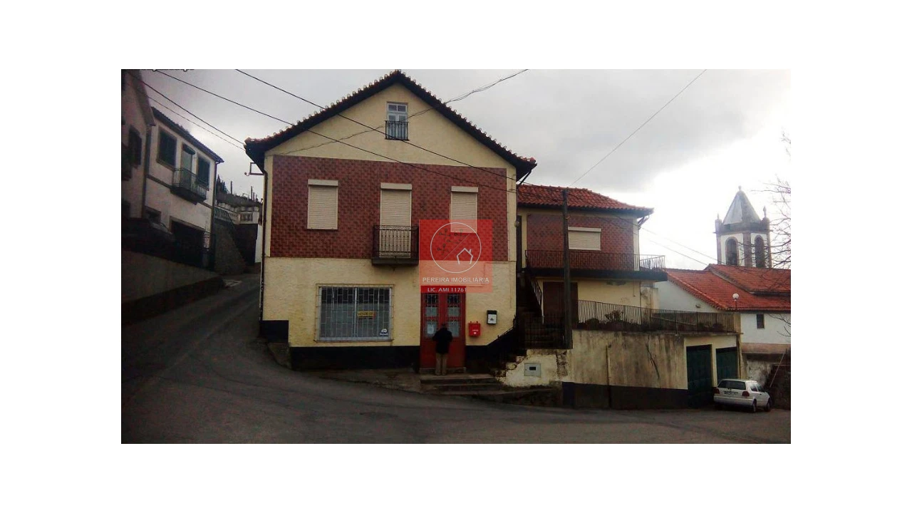 Moradia T4 para Venda em Moura Morta e Vinhós Foto 1