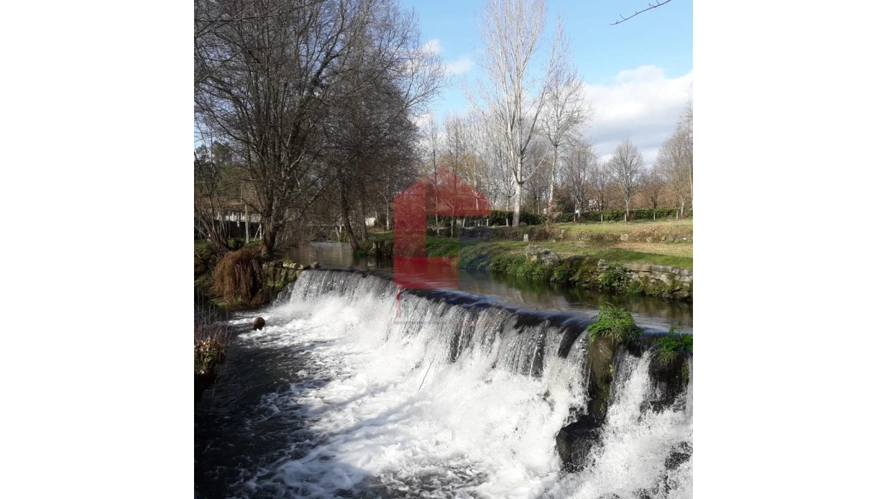 Moradia para Venda em Sabariz Foto 3