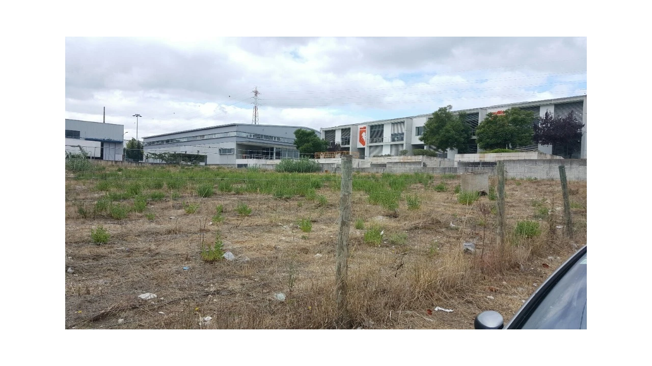 Terreno para Venda em São Pedro de Tomar Foto 2