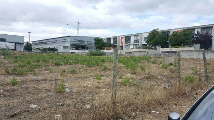 Terreno para Venda em São Pedro de Tomar Foto 2