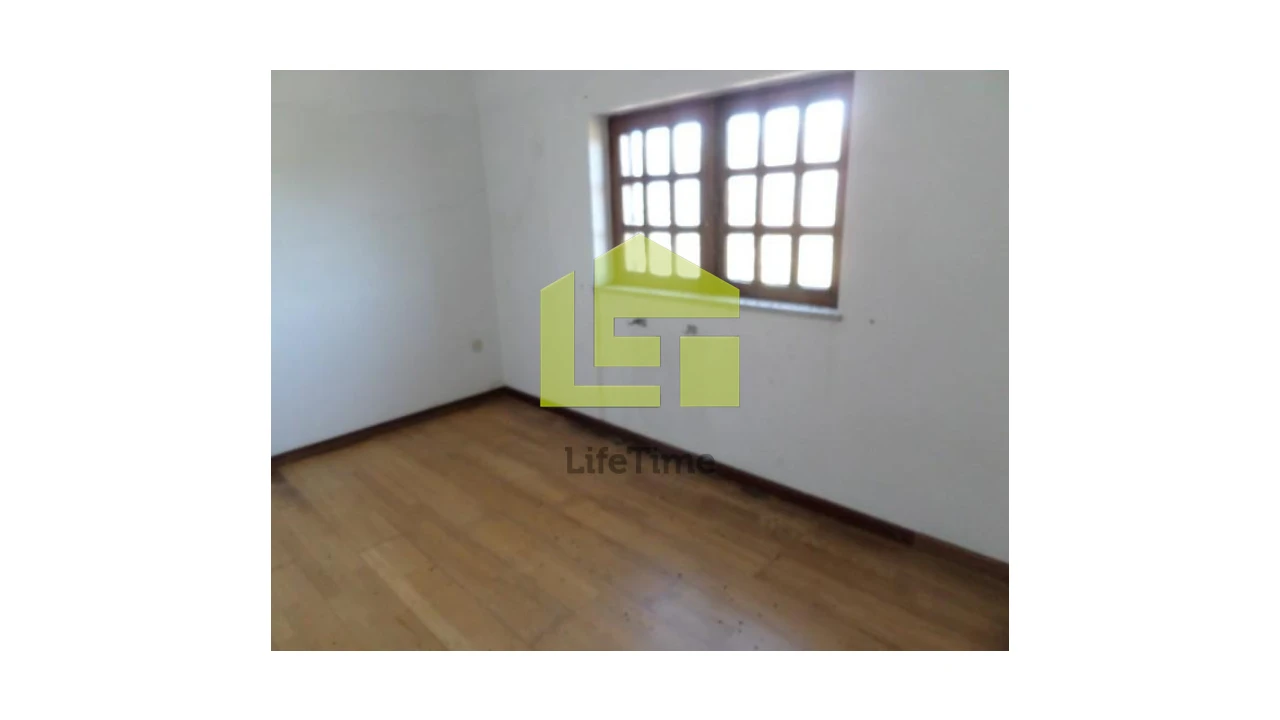 Moradia T5 para Venda em Telões Foto 3