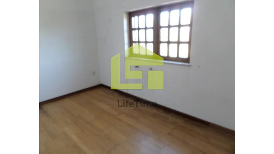 Moradia T5 para Venda em Telões Foto 3