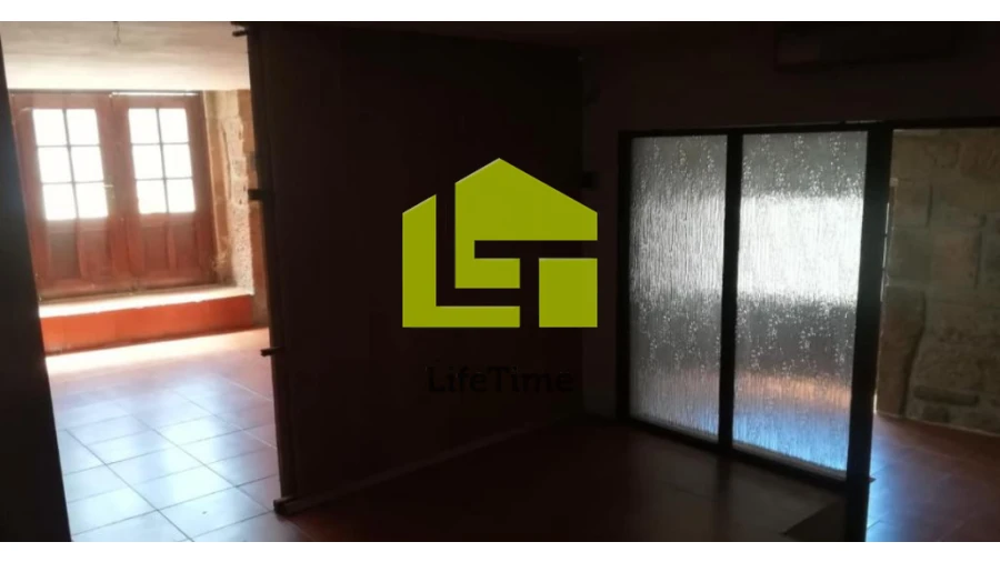 Moradia T5 para Venda em Telões Foto 6