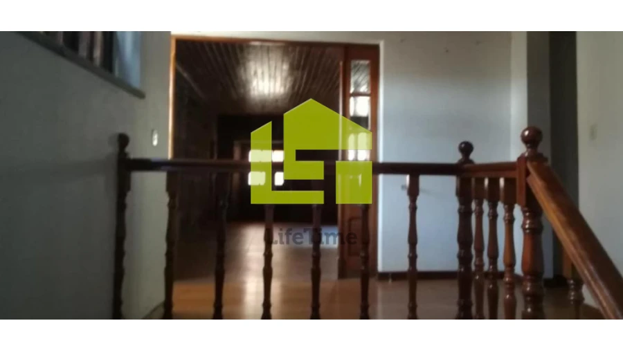 Moradia T5 para Venda em Telões Foto 4