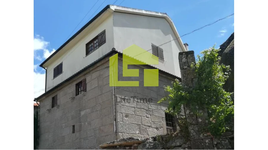 Moradia T5 para Venda em Telões Foto 1