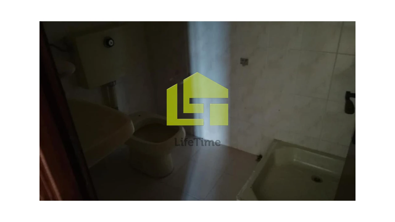 Moradia T5 para Venda em Telões Foto 10