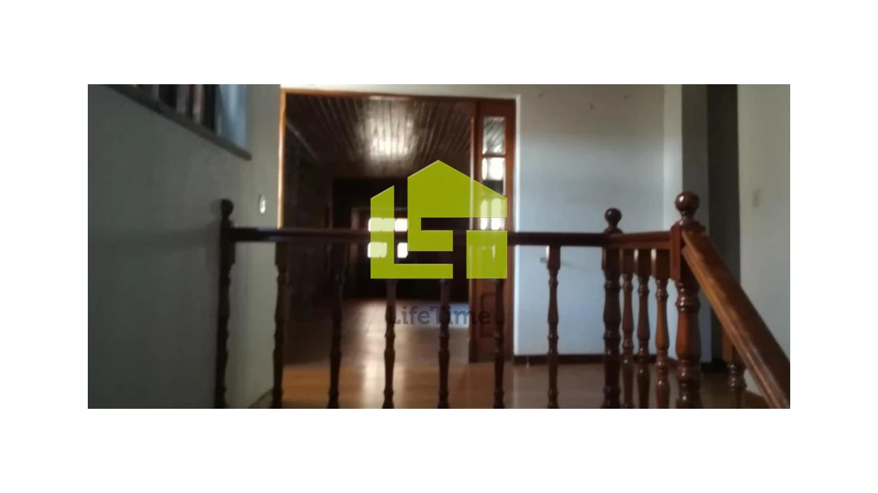 Moradia T5 para Venda em Telões Foto 4