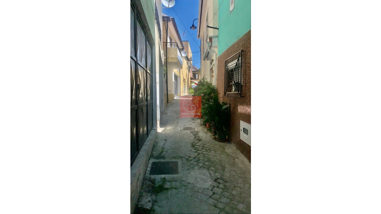 Prédio para Venda em Peso da Régua e Godim Foto 2