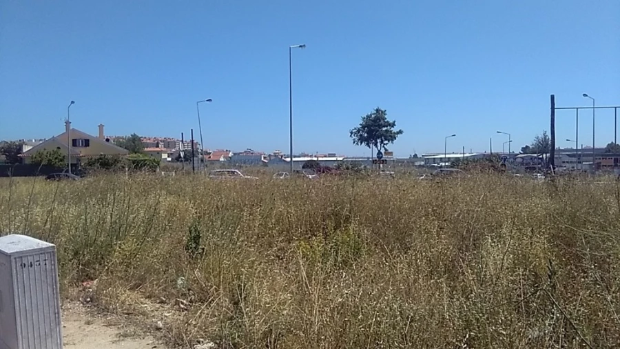 Terreno para Venda em São Domingos de Rana Foto 1