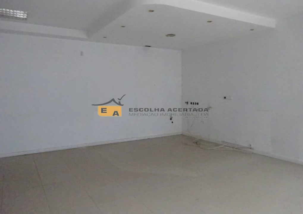 Loja para Arrendamento em Cedofeita, Santo Ildefonso, Sé, Miragaia, São Nicolau e Vitória Foto 6