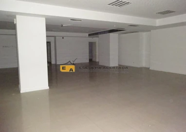 Loja para Arrendamento em Cedofeita, Santo Ildefonso, Sé, Miragaia, São Nicolau e Vitória