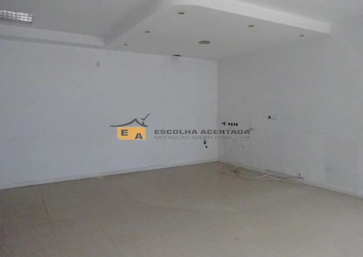 Loja para Arrendamento em Cedofeita, Santo Ildefonso, Sé, Miragaia, São Nicolau e Vitória Foto 6