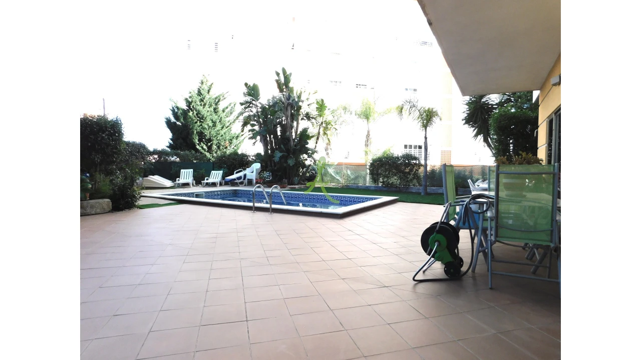 Apartamento T4 para Venda em Portimão Foto 29