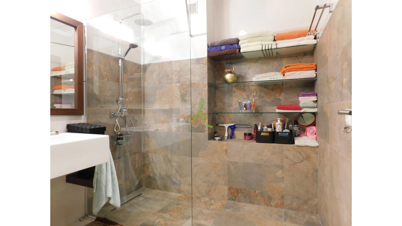 Apartamento T4 para Venda em Portimão Foto 14