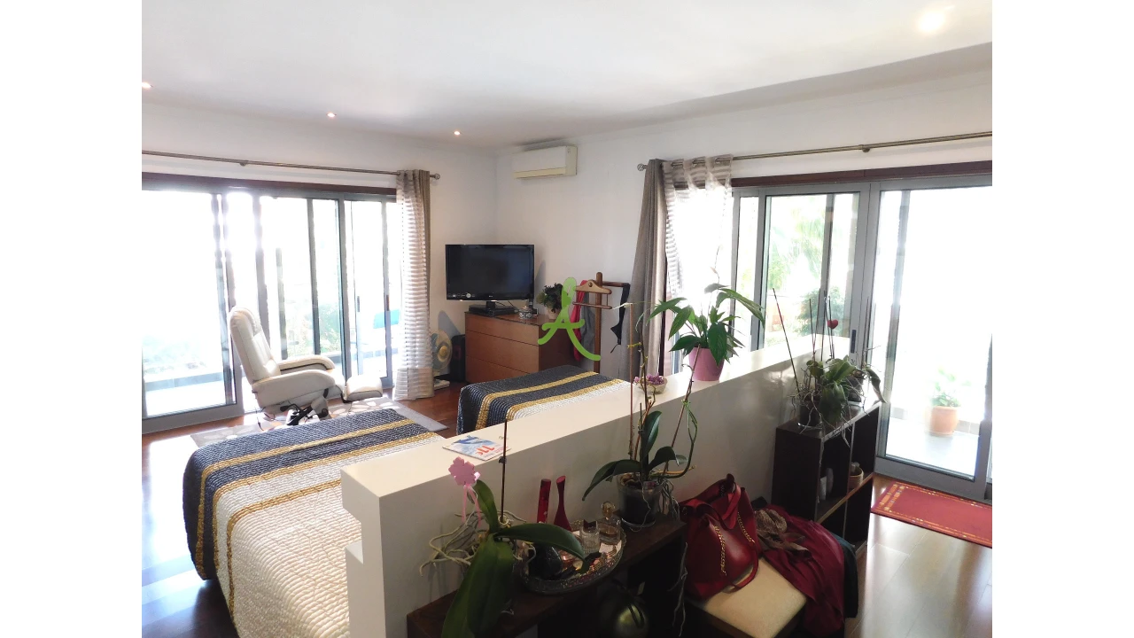 Apartamento T4 para Venda em Portimão Foto 17