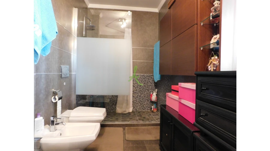 Apartamento T4 para Venda em Portimão Foto 24