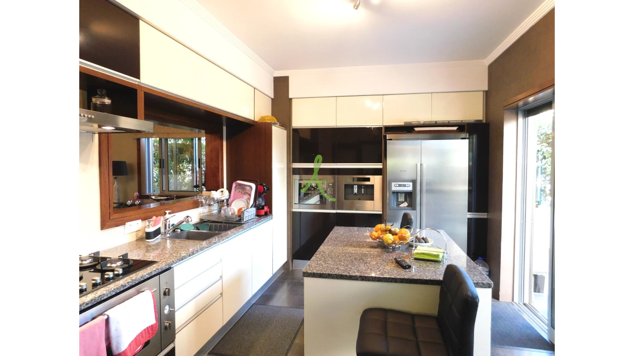 Apartamento T4 para Venda em Portimão Foto 9