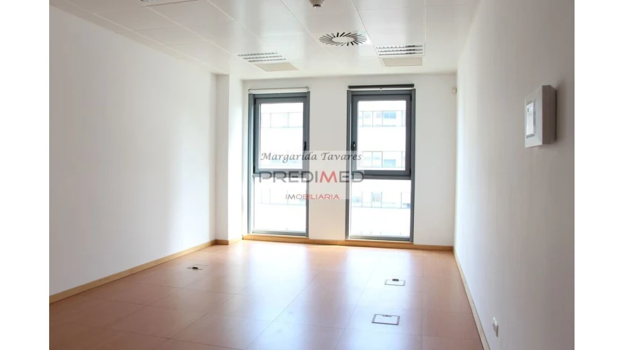 Escritório para Arrendamento em Olivais Foto 2