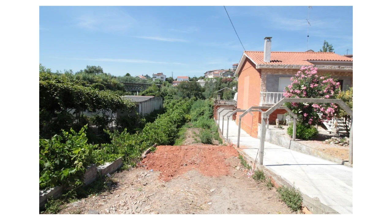 Terreno para Venda em Ceira Foto 3