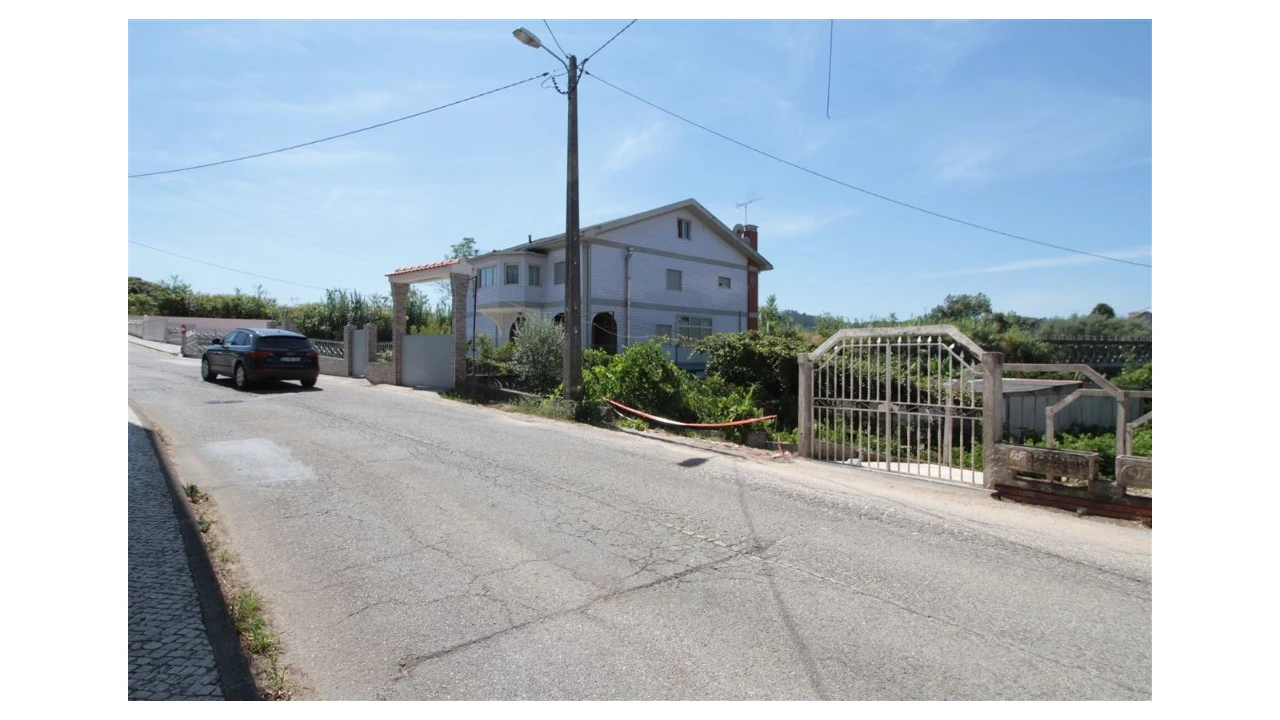 Terreno para Venda em Ceira Foto 1