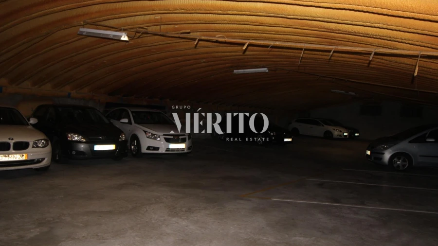 Armazém para Venda em Póvoa de Varzim, Beiriz e Argivai