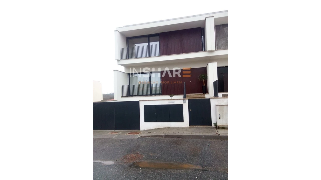 Moradia T3 para Venda em Vila de Prado Foto 10