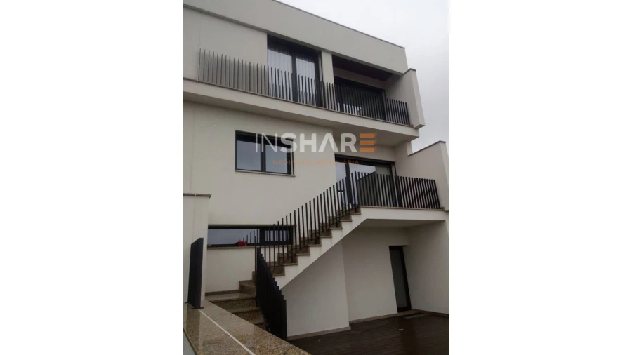 Moradia T3 para Venda em Vila de Prado Foto 2