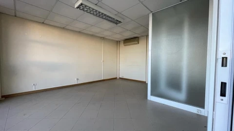 Loja para Venda em São Martinho do Bispo e Ribeira de Frades