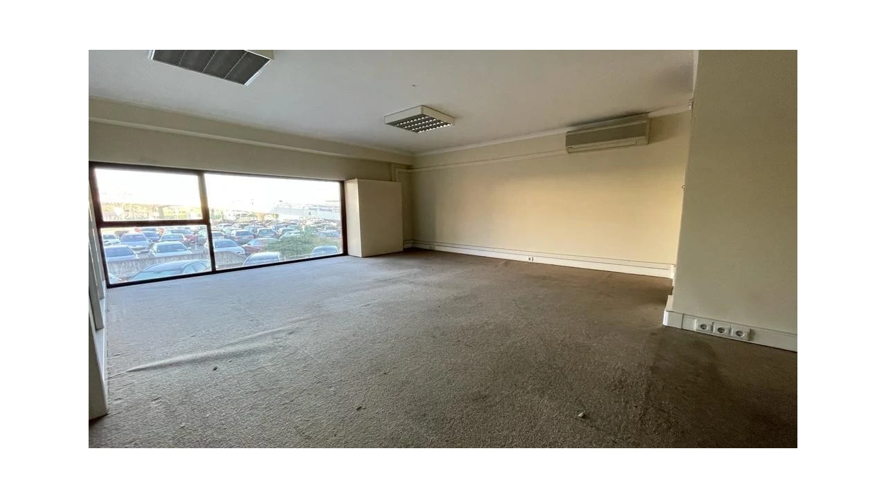 Loja para Venda em São Martinho do Bispo e Ribeira de Frades Foto 4