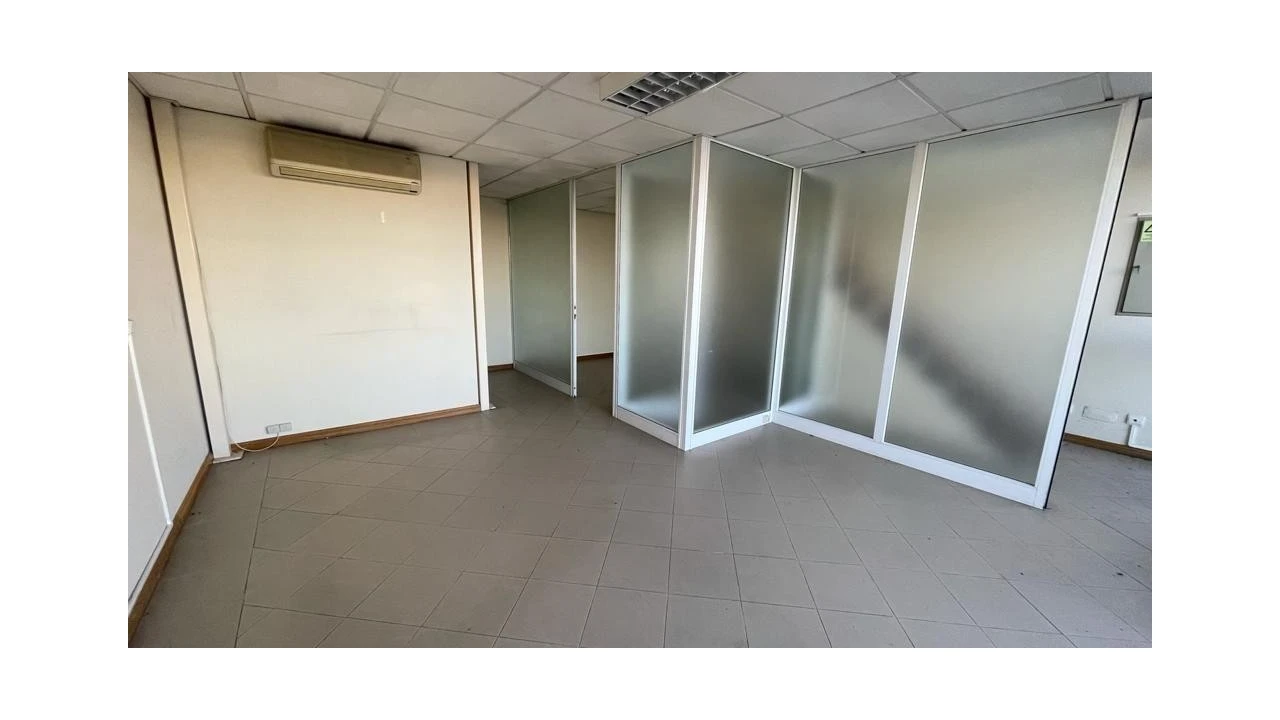 Loja para Venda em São Martinho do Bispo e Ribeira de Frades Foto 3