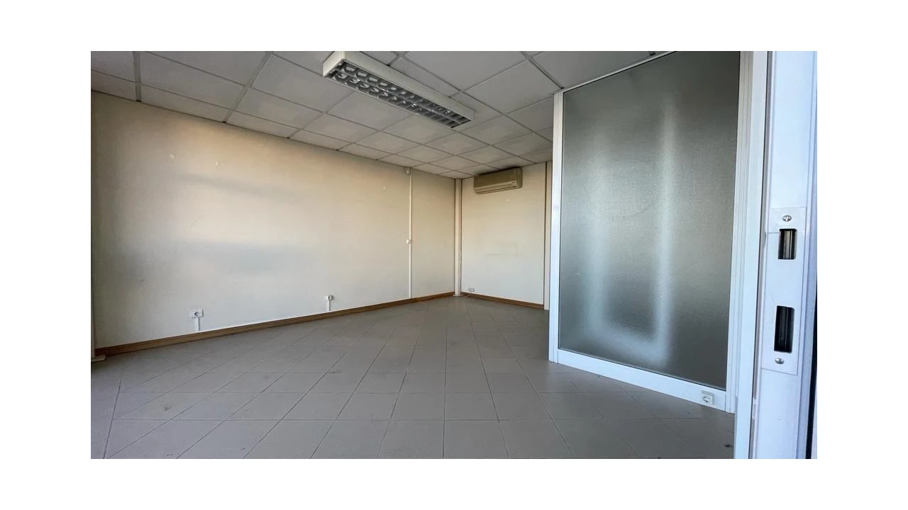 Loja para Venda em São Martinho do Bispo e Ribeira de Frades Foto 1