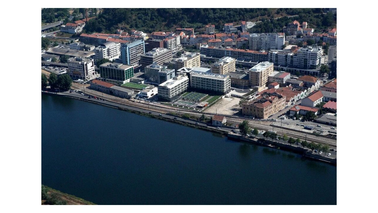 Loja para Venda em São Martinho do Bispo e Ribeira de Frades Foto 11