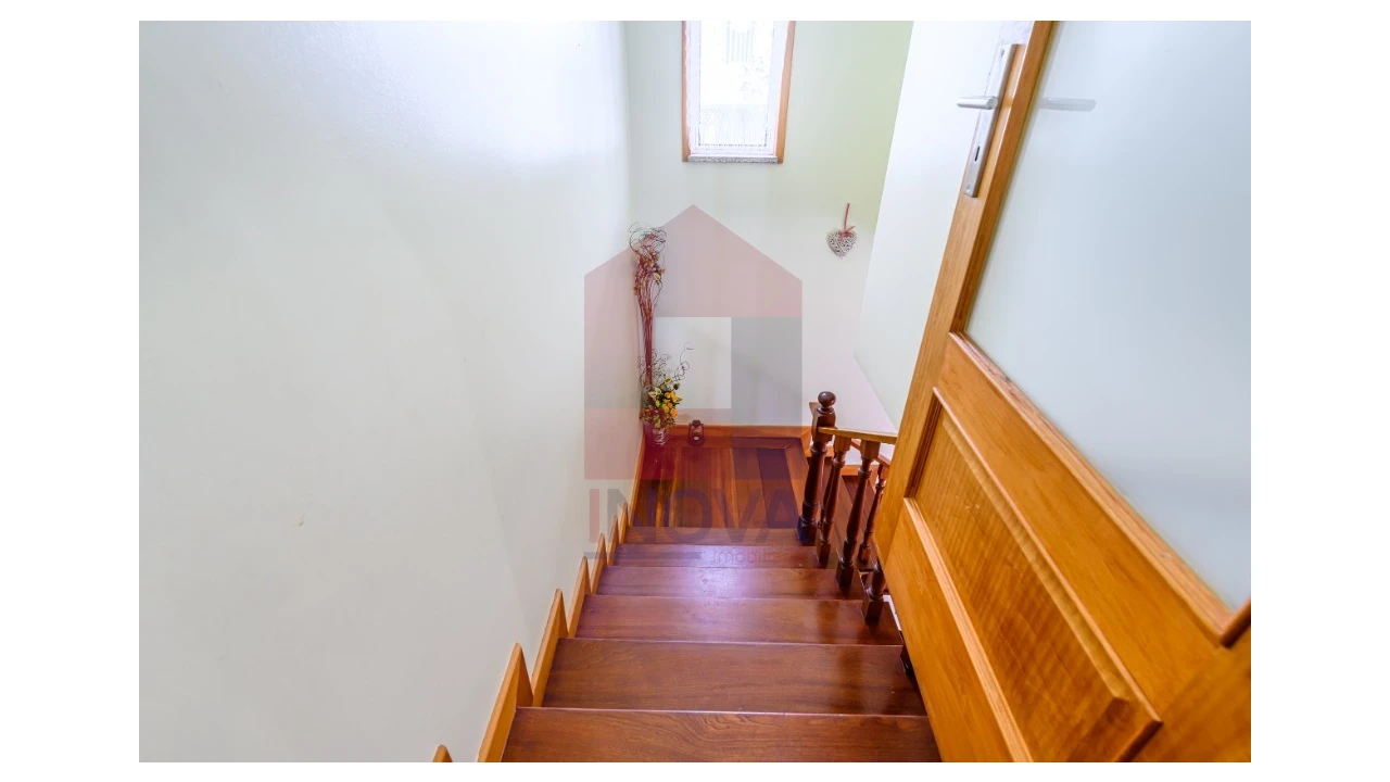 Moradia T4 para Venda em Vila Verde e Barbudo Foto 14