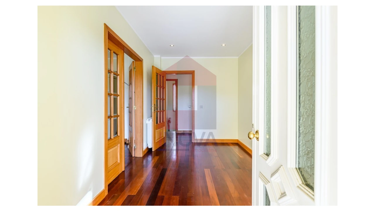 Moradia T4 para Venda em Vila Verde e Barbudo Foto 6