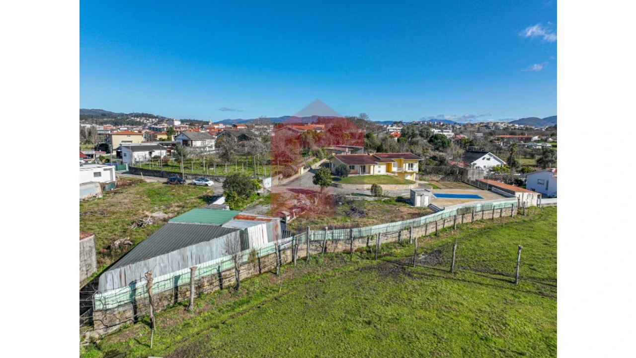 Moradia T4 para Venda em Vila Verde e Barbudo Foto 29