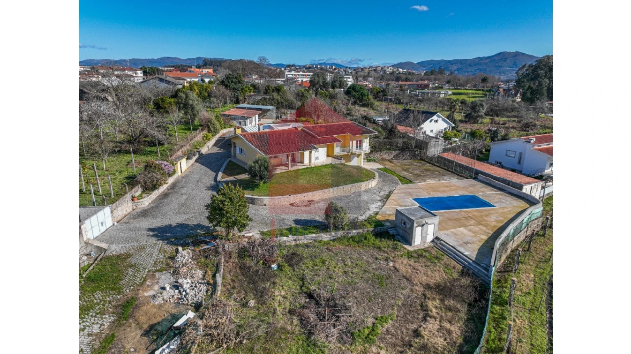 Moradia T4 para Venda em Vila Verde e Barbudo Foto 27