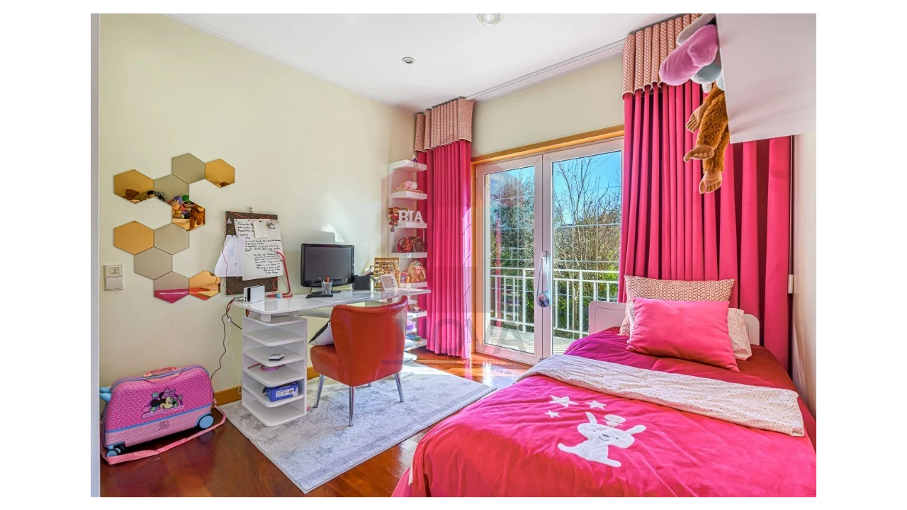 Moradia T4 para Venda em Vila Verde e Barbudo Foto 13