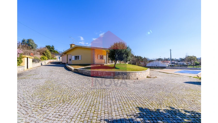 Moradia T4 para Venda em Vila Verde e Barbudo Foto 24