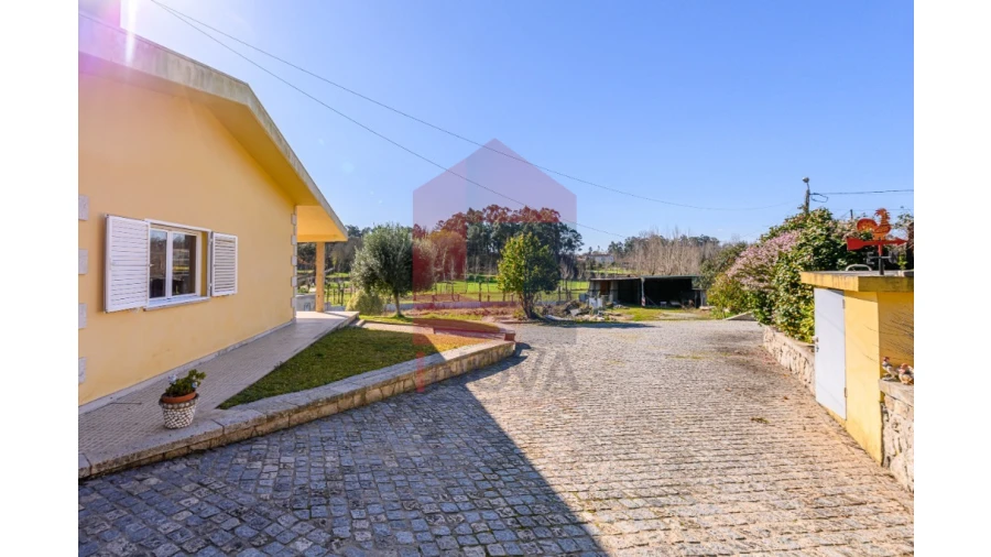 Moradia T4 para Venda em Vila Verde e Barbudo Foto 19