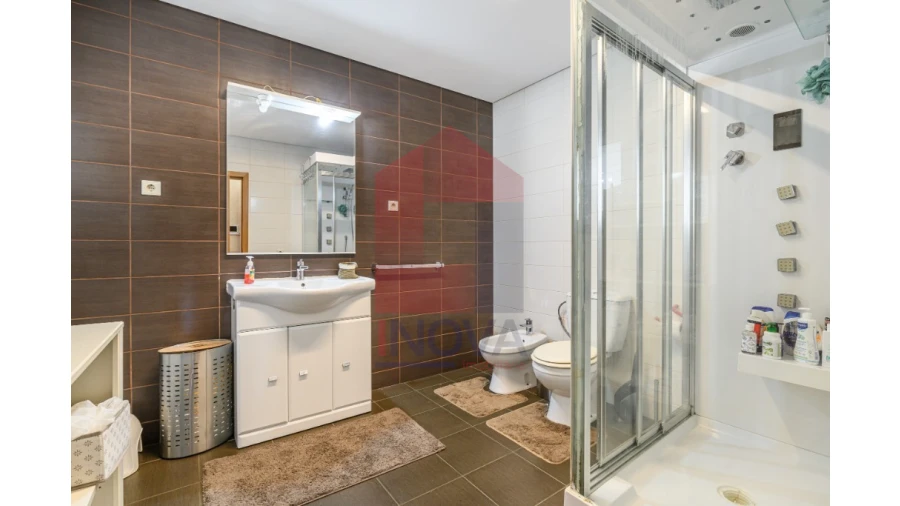 Moradia T4 para Venda em Vila Verde e Barbudo Foto 17