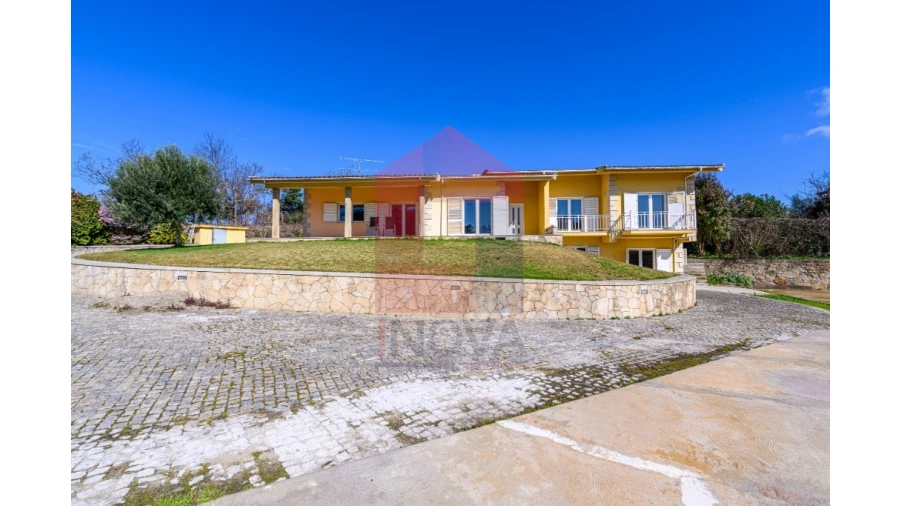 Moradia T4 para Venda em Vila Verde e Barbudo Foto 2