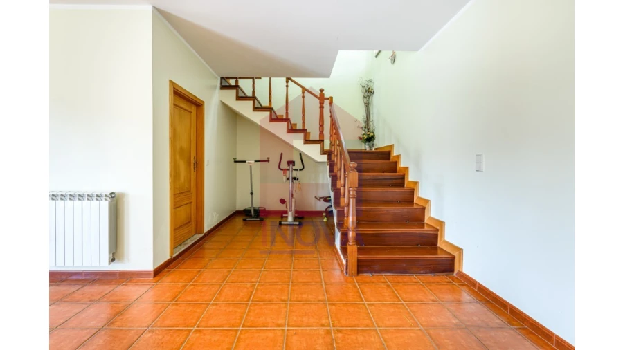 Moradia T4 para Venda em Vila Verde e Barbudo Foto 16