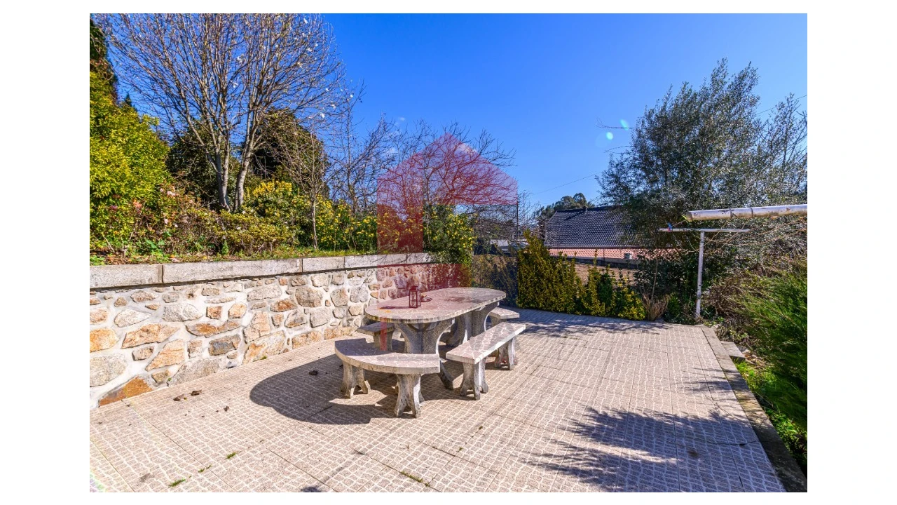 Moradia T4 para Venda em Vila Verde e Barbudo Foto 20