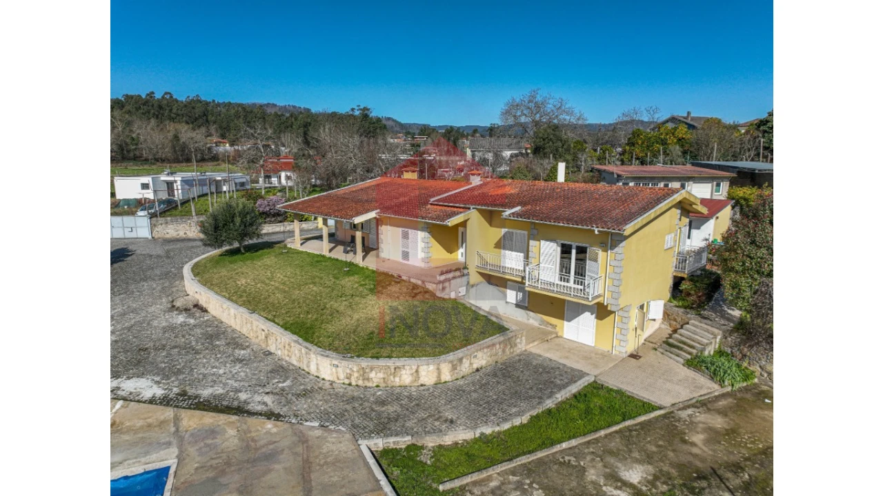 Moradia T4 para Venda em Vila Verde e Barbudo Foto 26