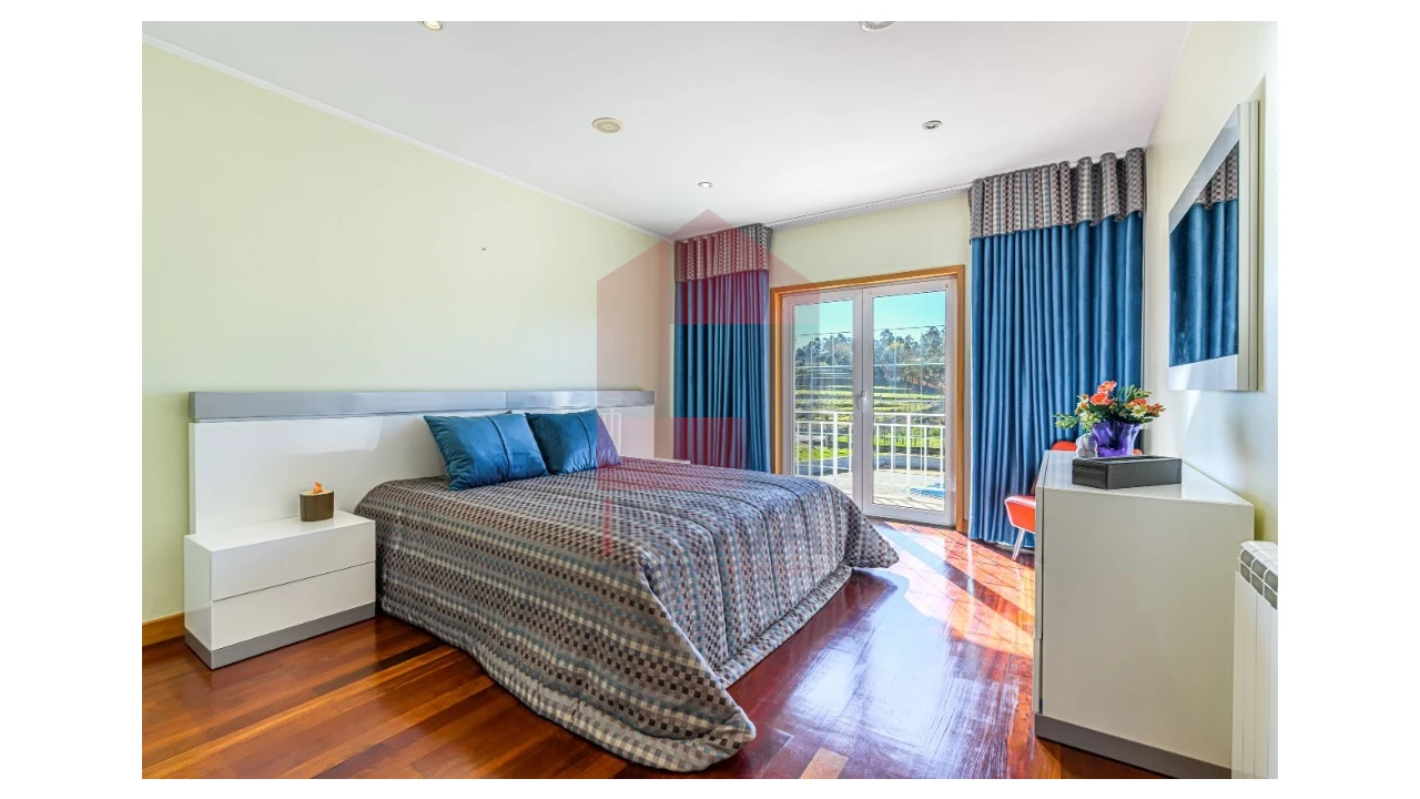 Moradia T4 para Venda em Vila Verde e Barbudo Foto 9