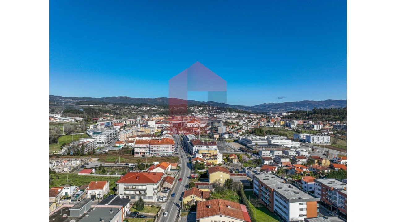 Moradia T4 para Venda em Vila Verde e Barbudo Foto 35