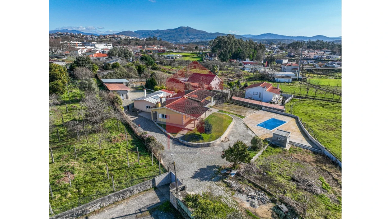 Moradia T4 para Venda em Vila Verde e Barbudo Foto 32